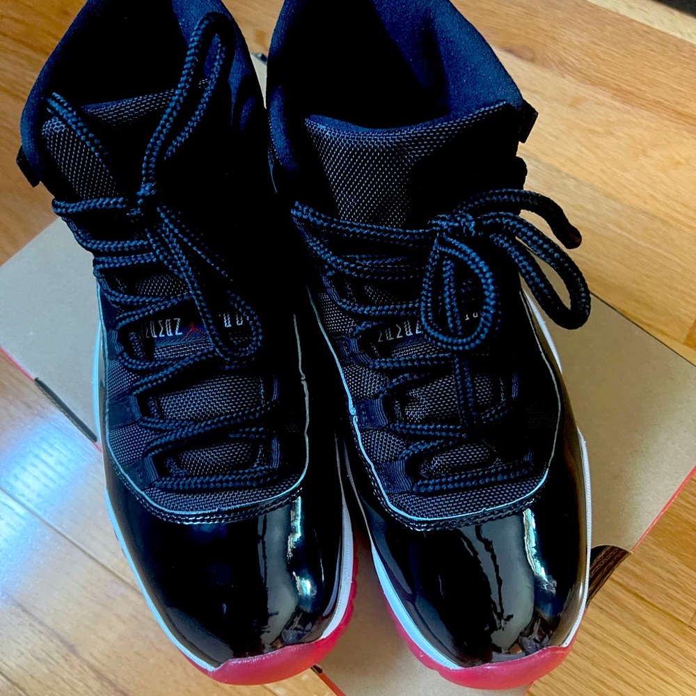 Mens Jordan 11 Breds 2019 size 9.5 Used